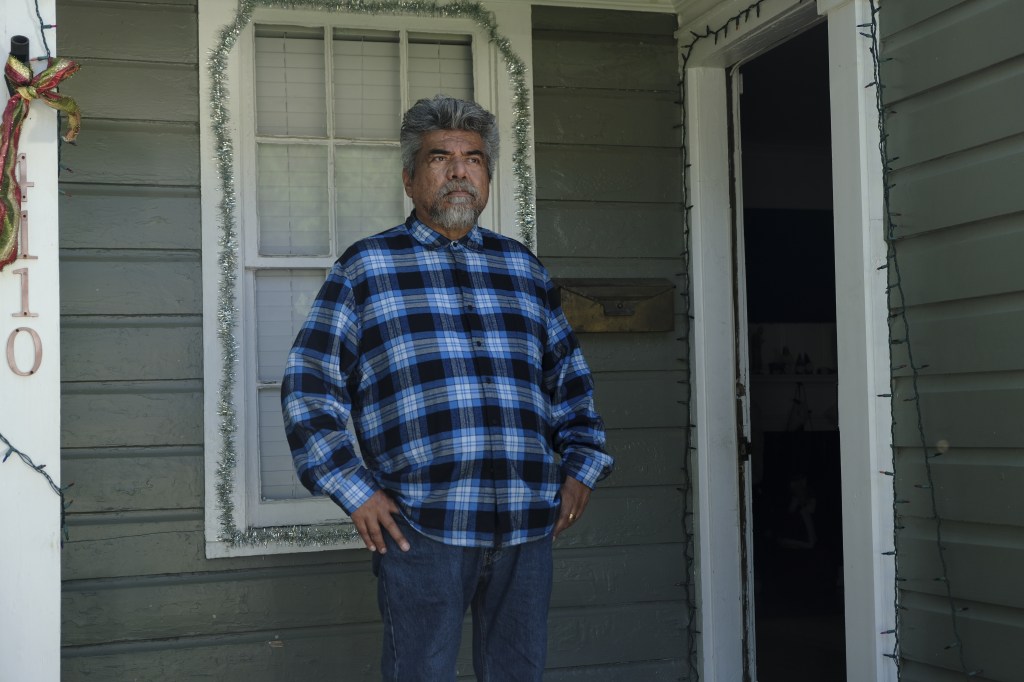 George Lopez Tries to Stop the “Gringo” on&nbsp;Christmas!