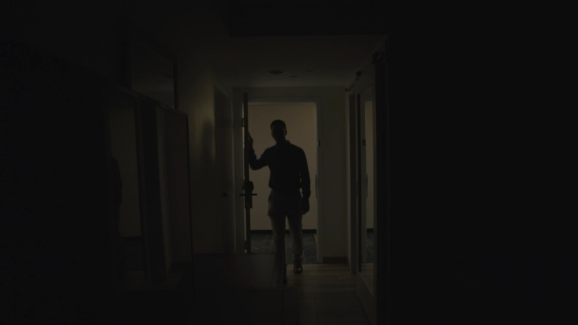 What Happens After Midnight (USA, 2023)(Short)