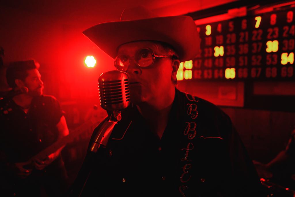 Standing on the Shoulders of Kitties: The Bubbles and the S**trockers Story (Canada, 2024)